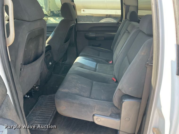 image for item DM0311 2007 GMC Sierra 1500  Crew Cab pickup truck