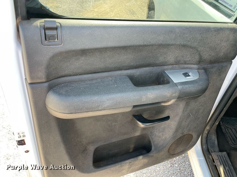 image for item DM0311 2007 GMC Sierra 1500  Crew Cab pickup truck