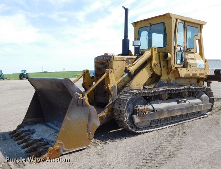 image for item DM2589 1975 Caterpillar 977L  track loader