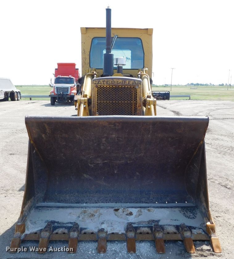 image for item DM2589 1975 Caterpillar 977L  track loader