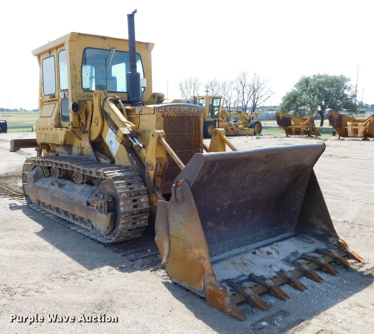 image for item DM2589 1975 Caterpillar 977L  track loader