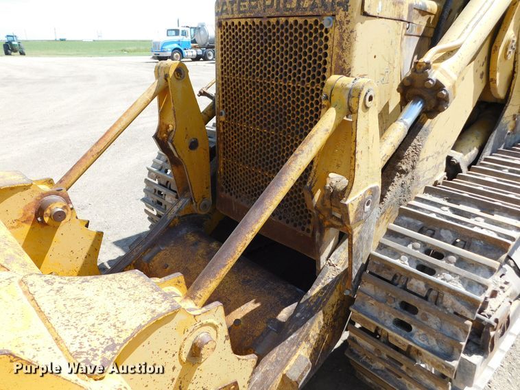 image for item DM2589 1975 Caterpillar 977L  track loader