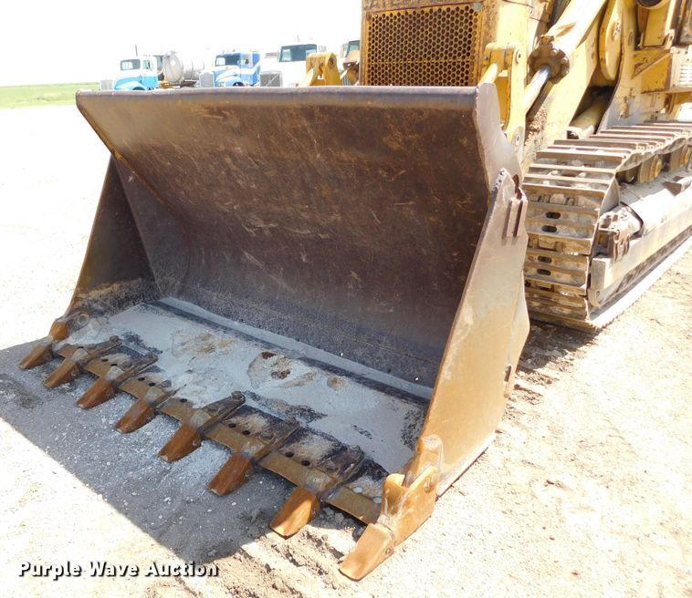 image for item DM2589 1975 Caterpillar 977L  track loader