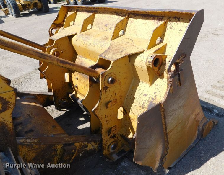 image for item DM2589 1975 Caterpillar 977L  track loader
