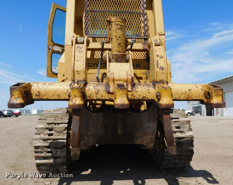 image for item DM2589 1975 Caterpillar 977L  track loader