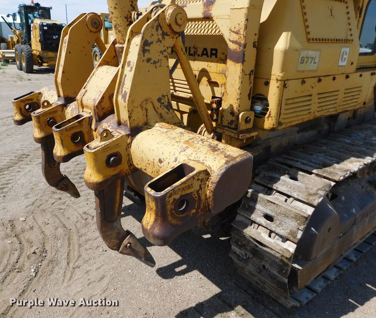image for item DM2589 1975 Caterpillar 977L  track loader