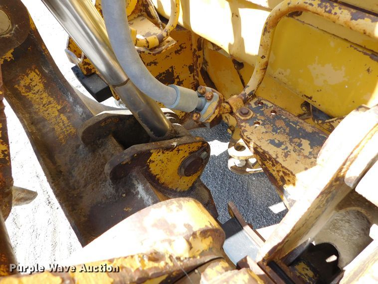image for item DM2589 1975 Caterpillar 977L  track loader
