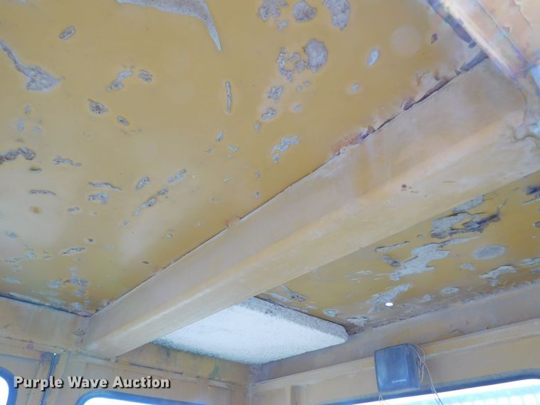 image for item DM2589 1975 Caterpillar 977L  track loader