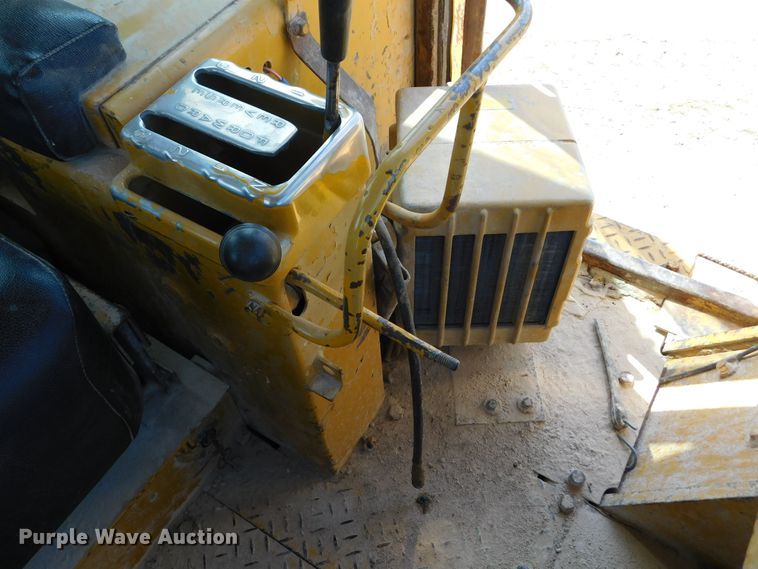 image for item DM2589 1975 Caterpillar 977L  track loader