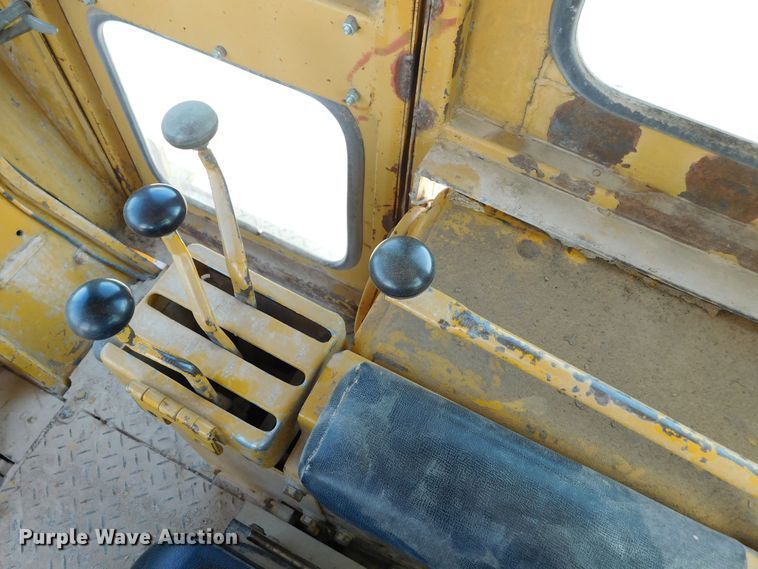 image for item DM2589 1975 Caterpillar 977L  track loader