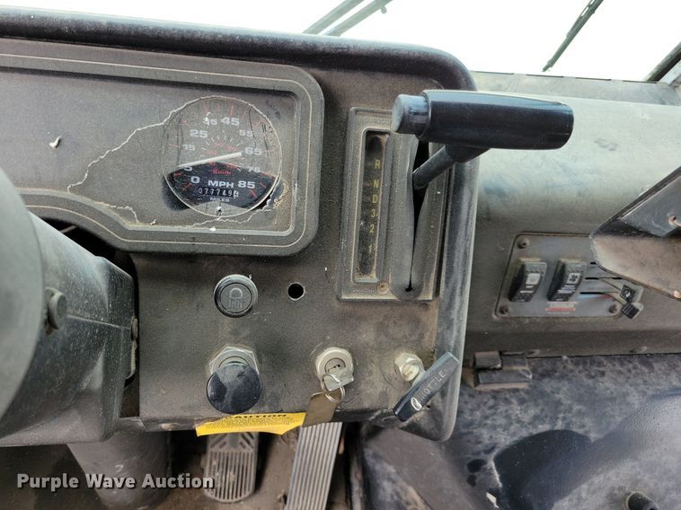 image for item DN4015 1997 Thomas Built 1118S  school bus