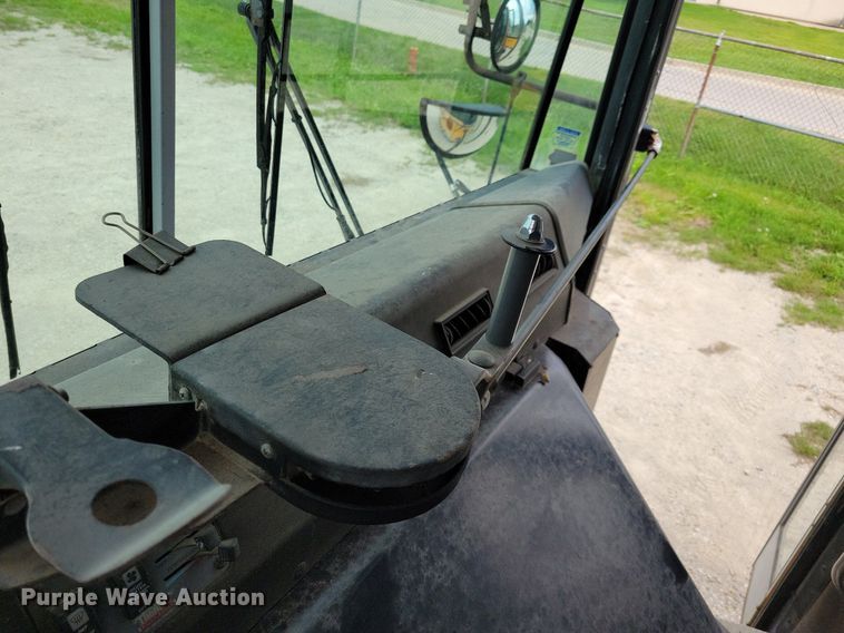 image for item DN4015 1997 Thomas Built 1118S  school bus