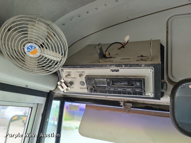 image for item DN4015 1997 Thomas Built 1118S  school bus