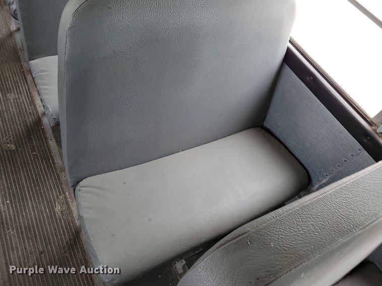 image for item DN4015 1997 Thomas Built 1118S  school bus