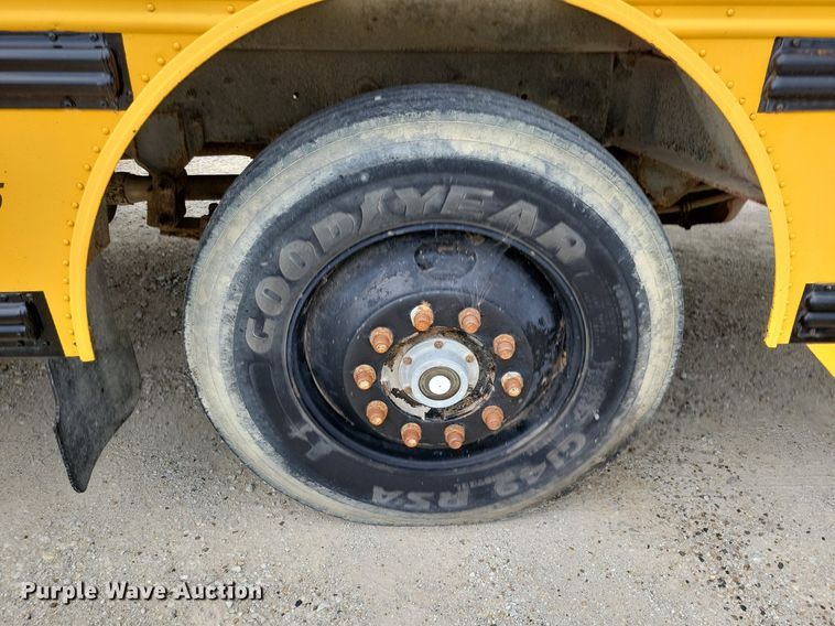 image for item DN4015 1997 Thomas Built 1118S  school bus