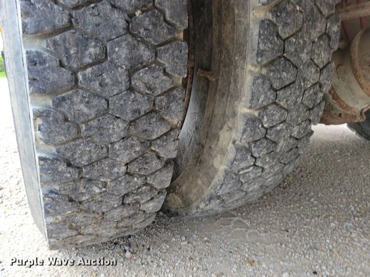 image for item DN4015 1997 Thomas Built 1118S  school bus