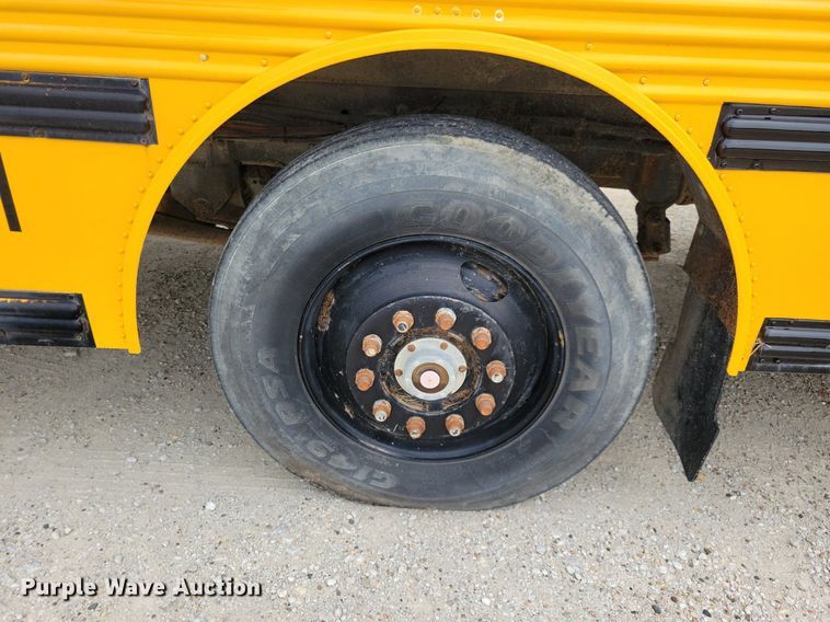 image for item DN4015 1997 Thomas Built 1118S  school bus