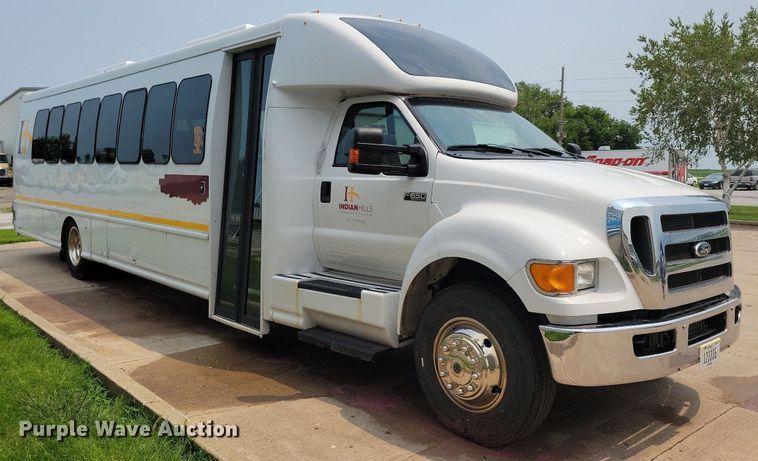 image for item DN4016 2015 Ford F650 Super Duty XLT  coach bus