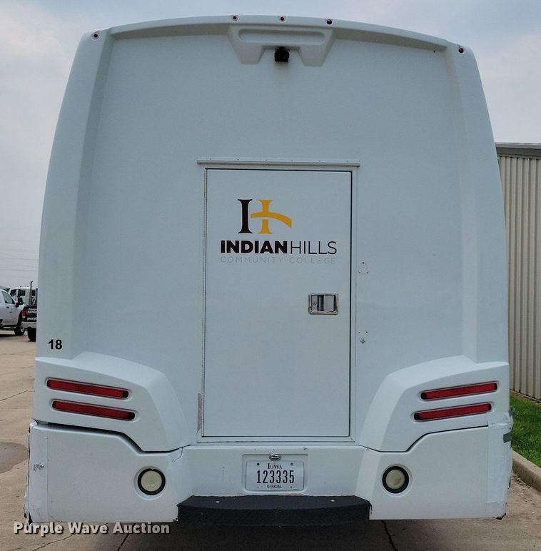 image for item DN4016 2015 Ford F650 Super Duty XLT  coach bus