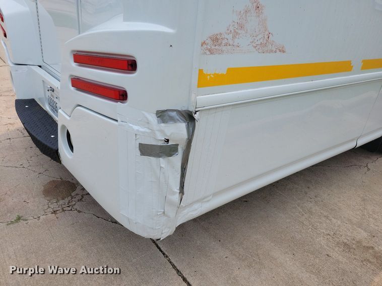 image for item DN4016 2015 Ford F650 Super Duty XLT  coach bus