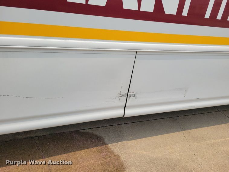 image for item DN4016 2015 Ford F650 Super Duty XLT  coach bus