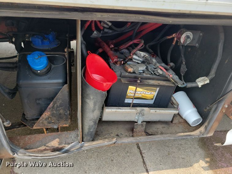 image for item DN4016 2015 Ford F650 Super Duty XLT  coach bus