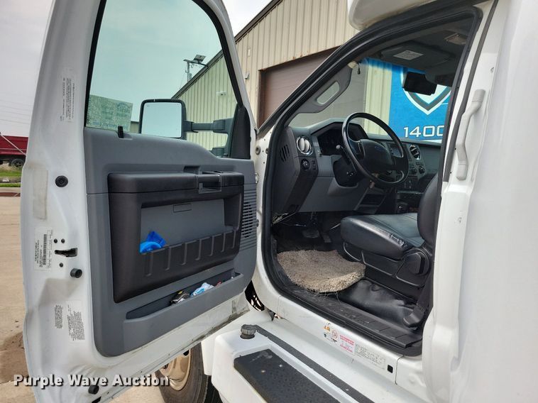 image for item DN4016 2015 Ford F650 Super Duty XLT  coach bus