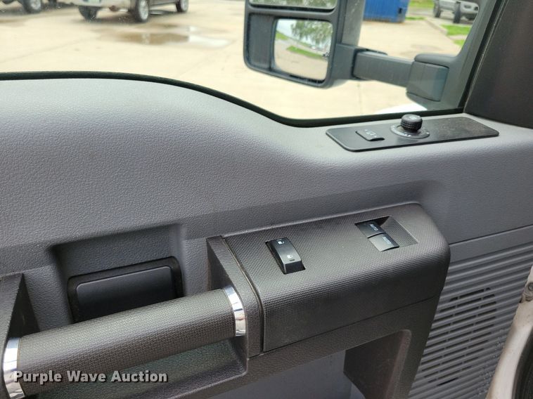 image for item DN4016 2015 Ford F650 Super Duty XLT  coach bus