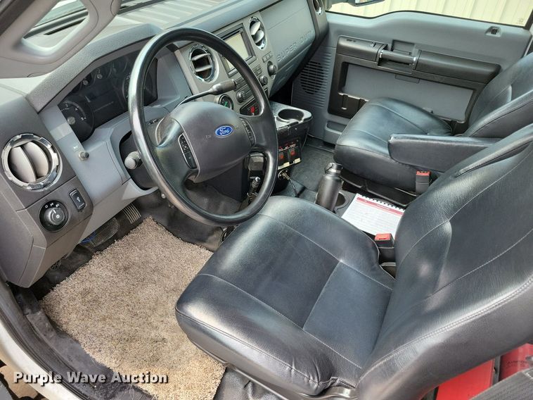 image for item DN4016 2015 Ford F650 Super Duty XLT  coach bus