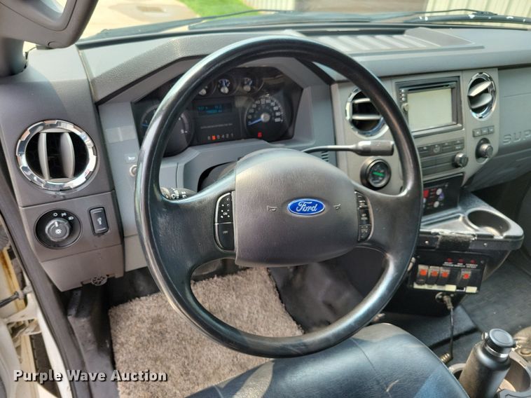 image for item DN4016 2015 Ford F650 Super Duty XLT  coach bus