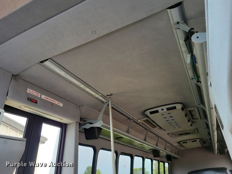 image for item DN4016 2015 Ford F650 Super Duty XLT  coach bus