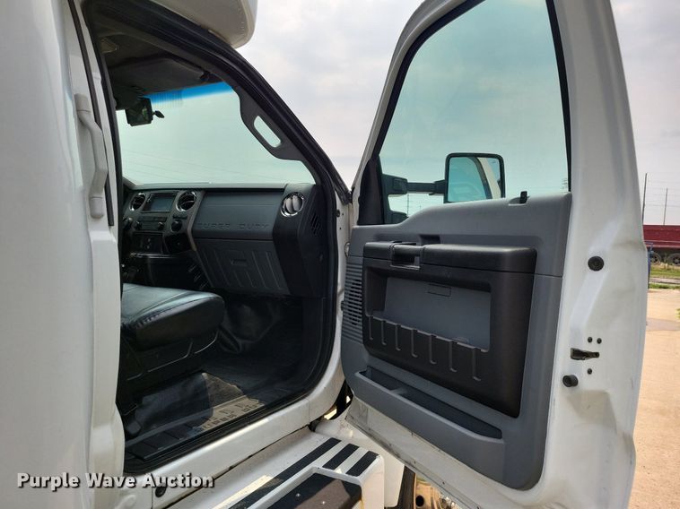 image for item DN4016 2015 Ford F650 Super Duty XLT  coach bus