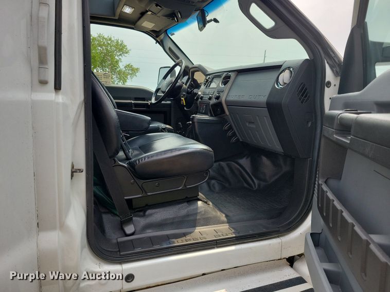 image for item DN4016 2015 Ford F650 Super Duty XLT  coach bus