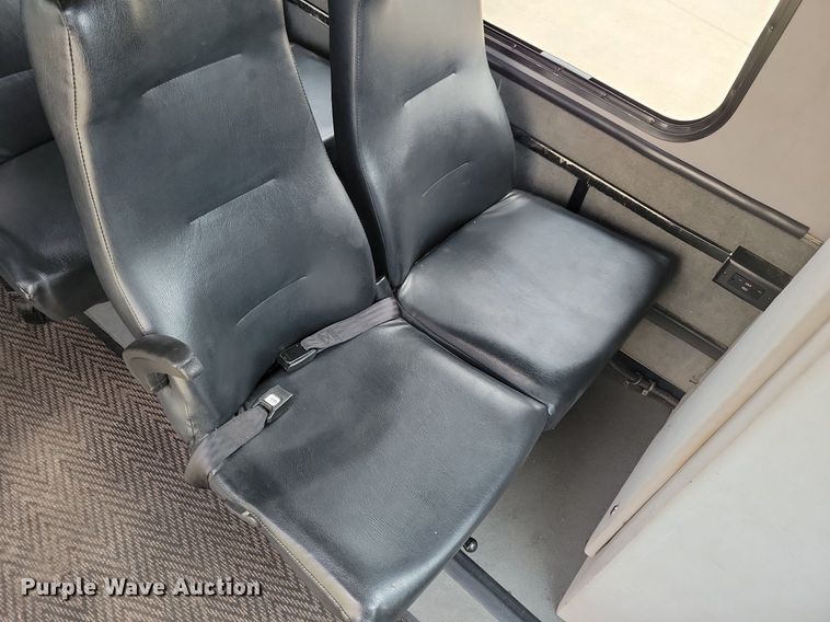 image for item DN4016 2015 Ford F650 Super Duty XLT  coach bus