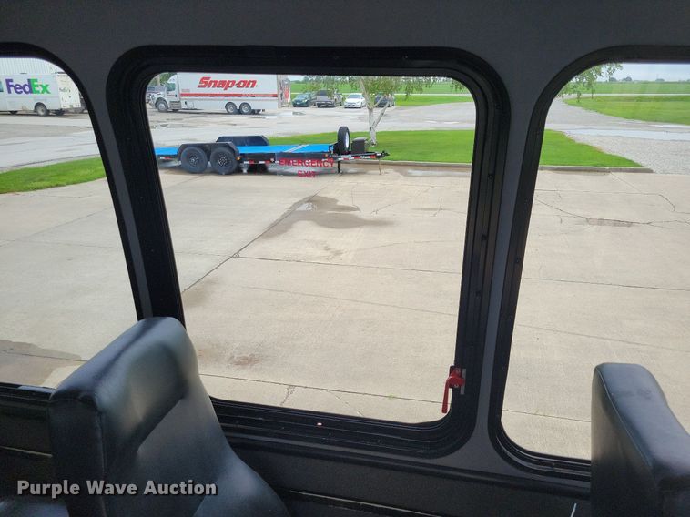 image for item DN4016 2015 Ford F650 Super Duty XLT  coach bus