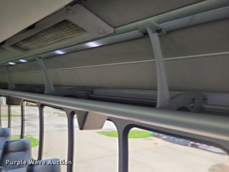 image for item DN4016 2015 Ford F650 Super Duty XLT  coach bus