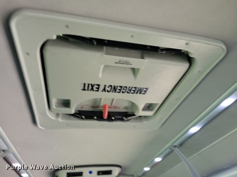 image for item DN4016 2015 Ford F650 Super Duty XLT  coach bus