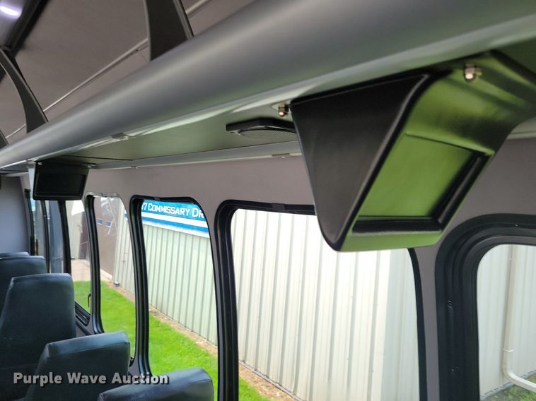 image for item DN4016 2015 Ford F650 Super Duty XLT  coach bus