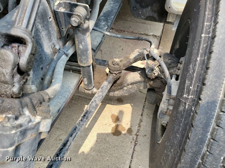 image for item DN4016 2015 Ford F650 Super Duty XLT  coach bus