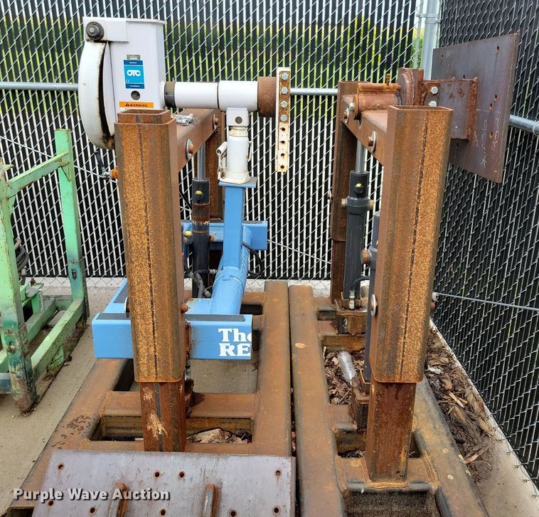 image for item DN4018 OTC The Revolver  engine stand