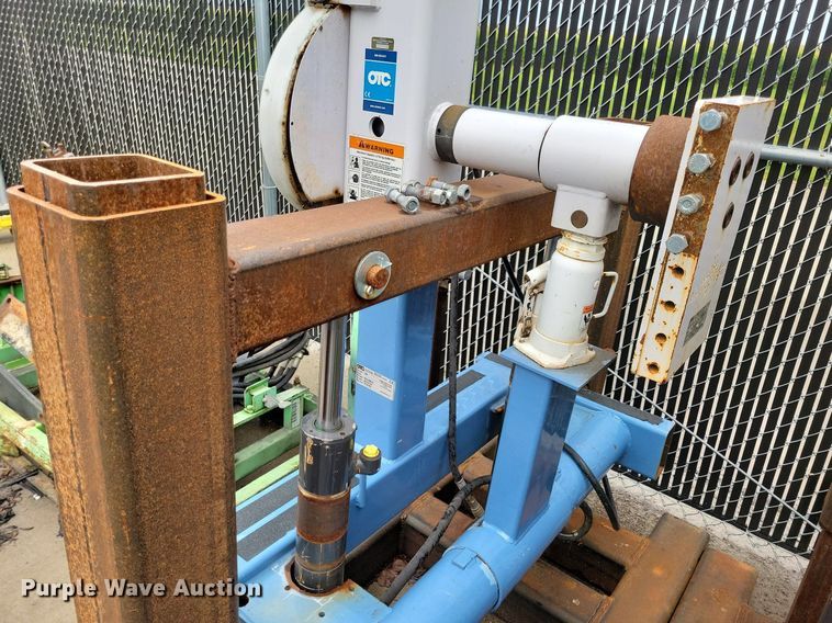 image for item DN4018 OTC The Revolver  engine stand