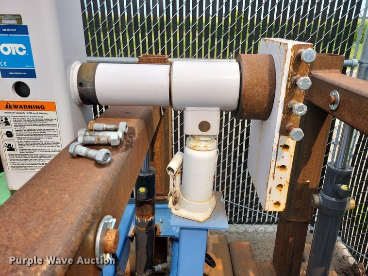 image for item DN4018 OTC The Revolver  engine stand