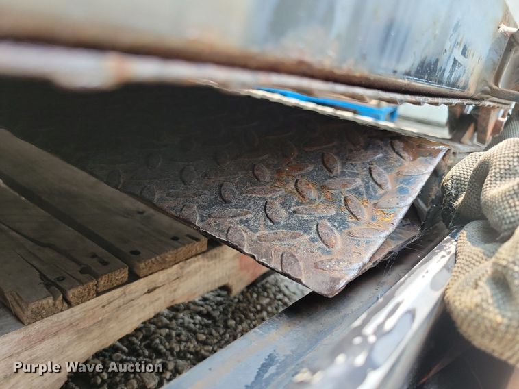 image for item DN4021 DEL  lift gate