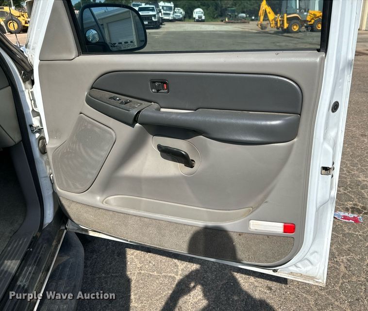 image for item DN4710 2003 Chevrolet Tahoe  SUV