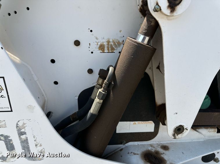 image for item DN4711 2008 Bobcat S250  skid steer loader