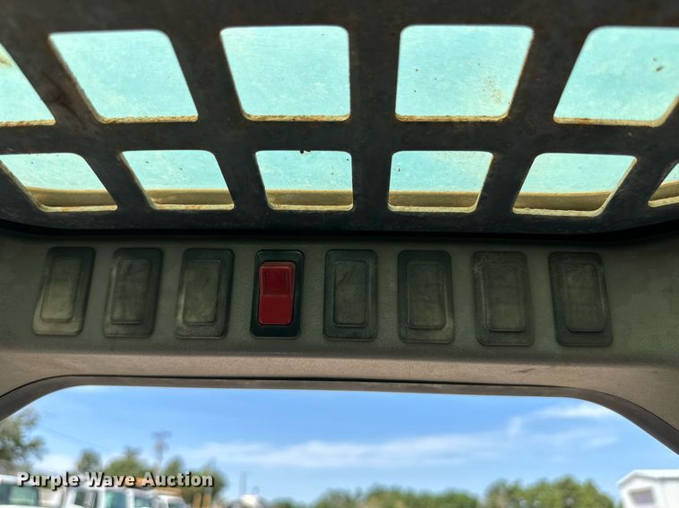 image for item DN4711 2008 Bobcat S250  skid steer loader