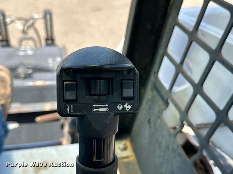 image for item DN4711 2008 Bobcat S250  skid steer loader