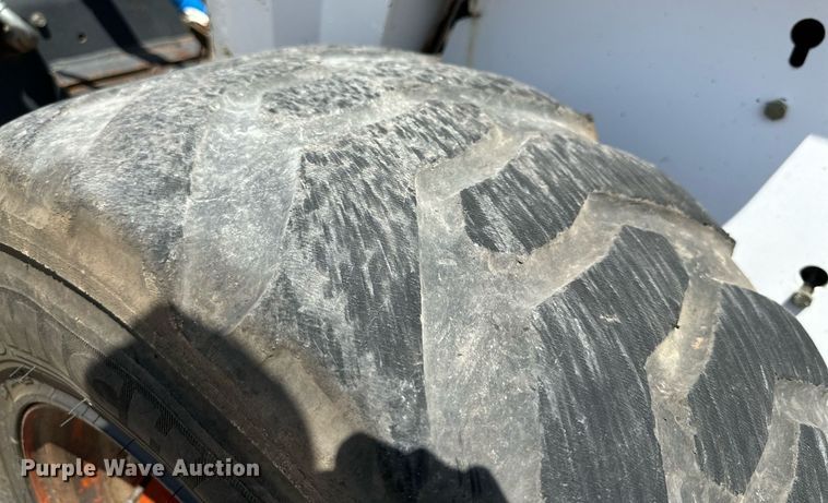 image for item DN4711 2008 Bobcat S250  skid steer loader