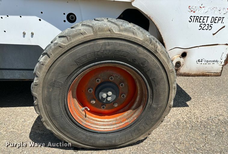 image for item DN4711 2008 Bobcat S250  skid steer loader