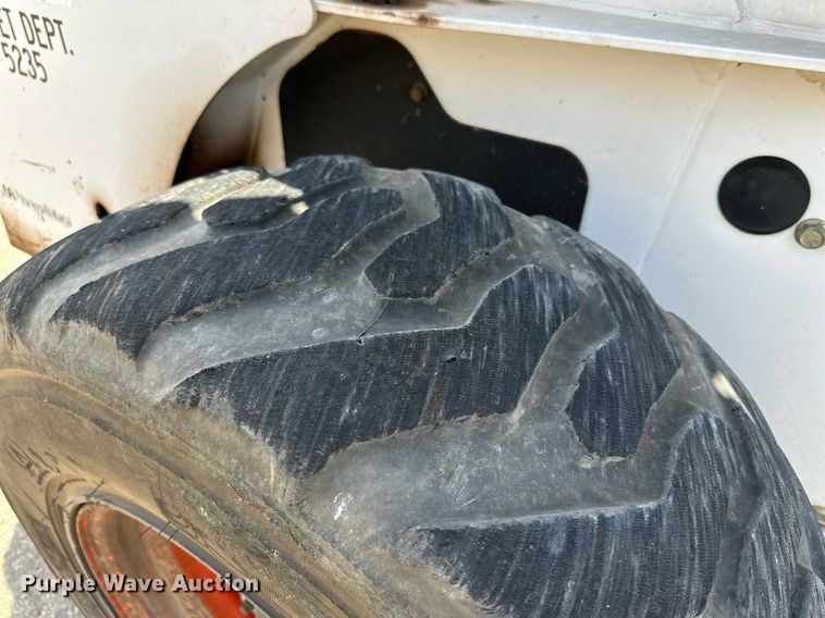 image for item DN4711 2008 Bobcat S250  skid steer loader